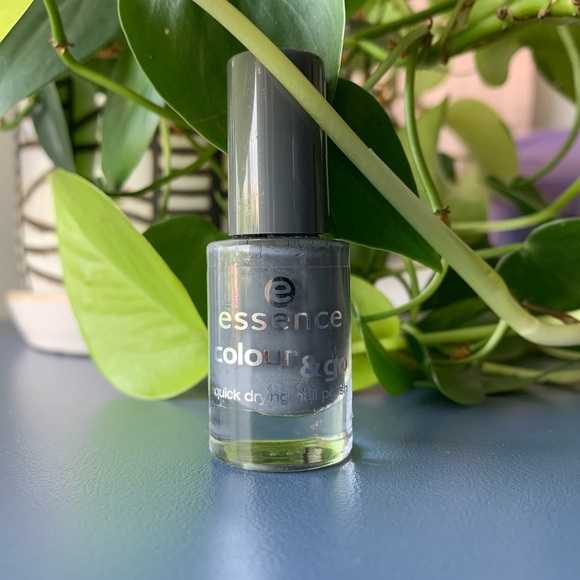 Free with bundle- nail-polish bundle - Picture 3 of 7